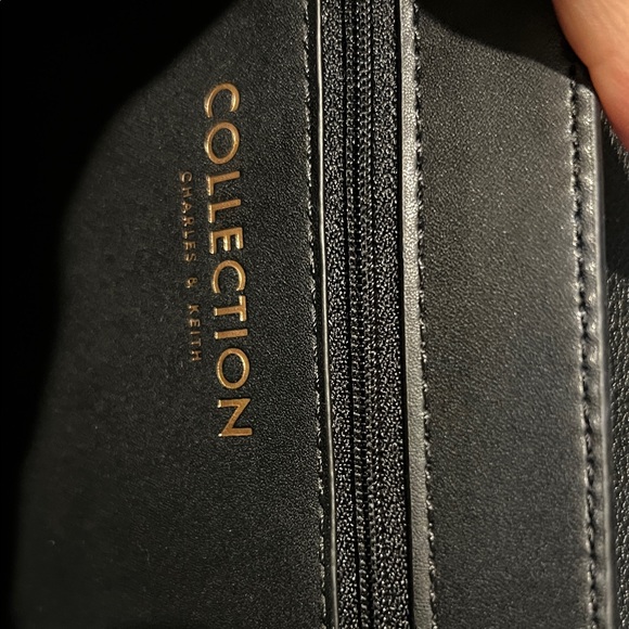 Black Leather Shoulder Bag - Picture 3 of 4